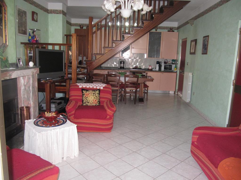 Bed and Breakfast Montagne Rocciose Frascineto Exterior foto