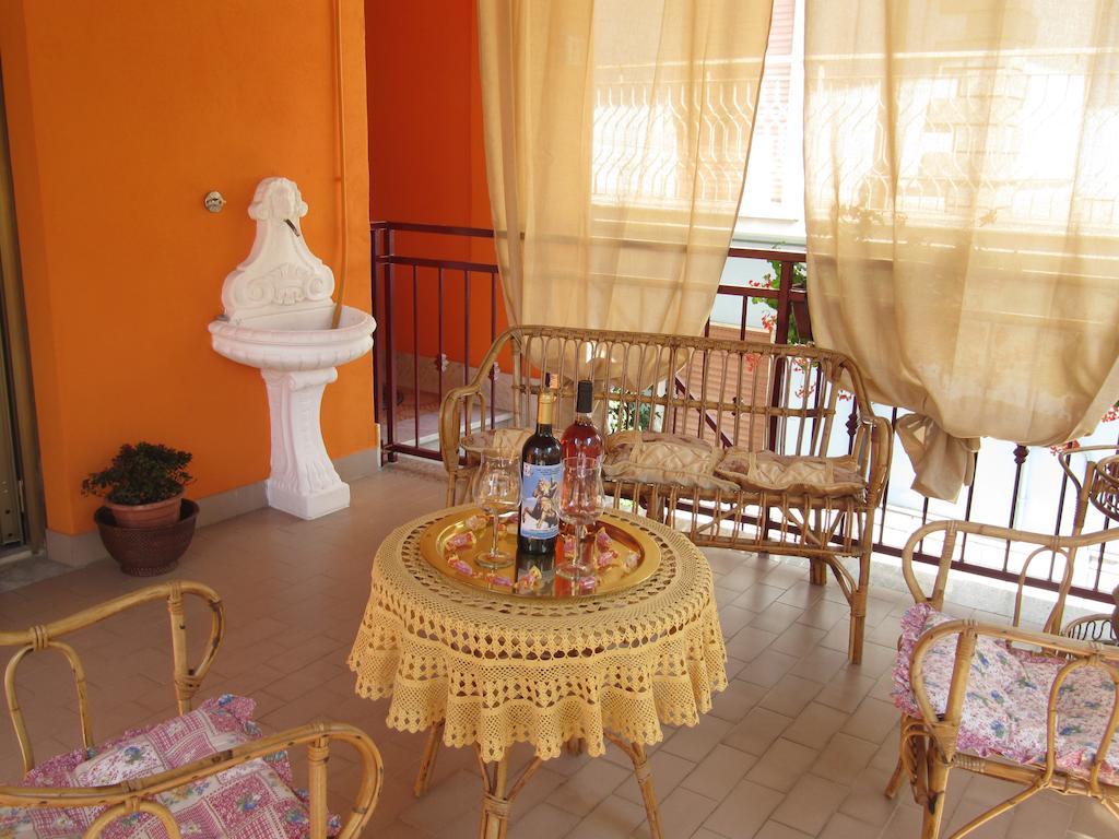Bed and Breakfast Montagne Rocciose Frascineto Exterior foto