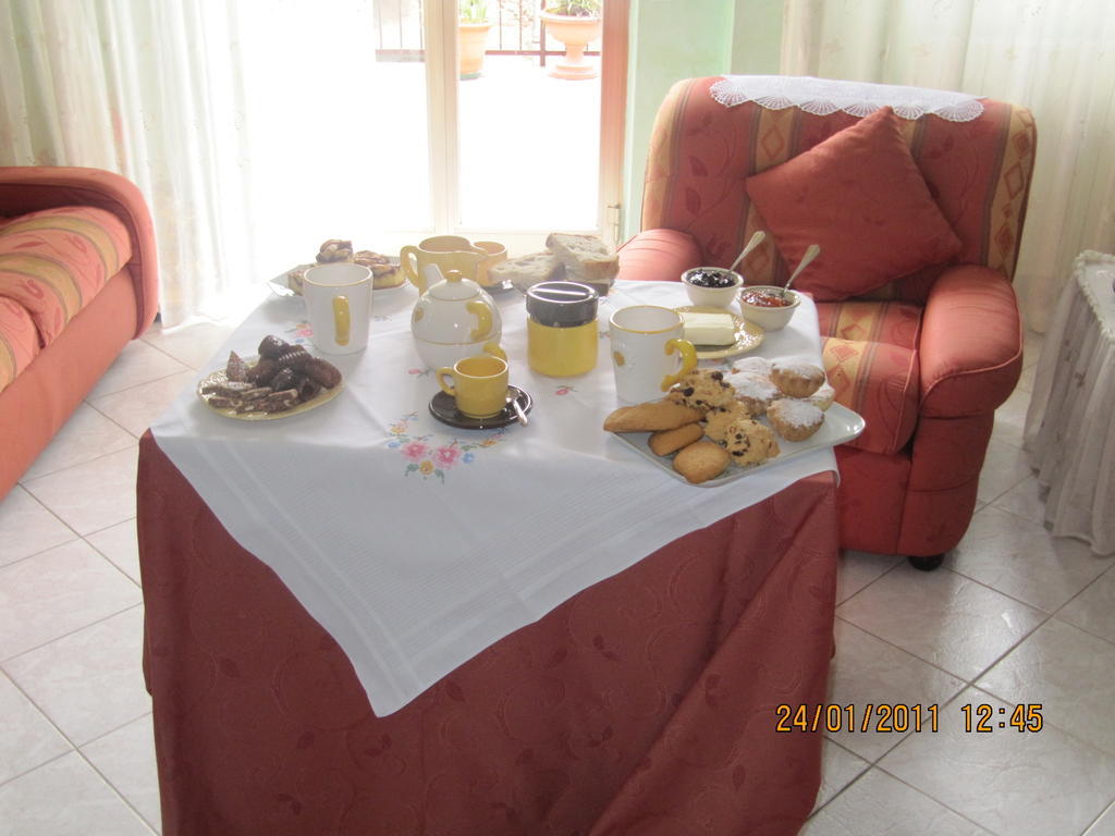 Bed and Breakfast Montagne Rocciose Frascineto Exterior foto