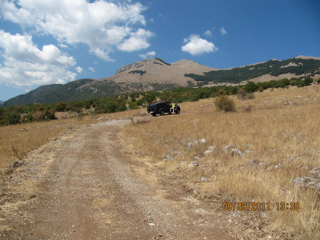Bed and Breakfast Montagne Rocciose Frascineto Exterior foto