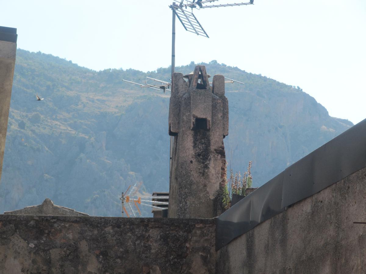 Bed and Breakfast Montagne Rocciose Frascineto Exterior foto